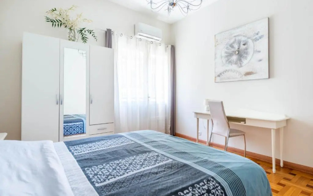 Notre Dame - Huge Sunny Modern 2br Flat - Terrace