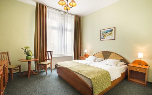 Отель Baross City Hotel - Budapest Венгрия, Будапешт - 11 отзывов об отеле, цены и фото номеров - забронировать отель Baross City Hotel - Budapest онлайн комната для гостей