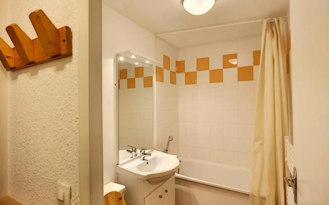 Appartement Les Menuires, 1 pièce, 2 personnes - FR-1-178-180