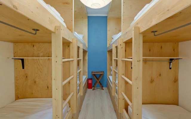 HQ Hostel