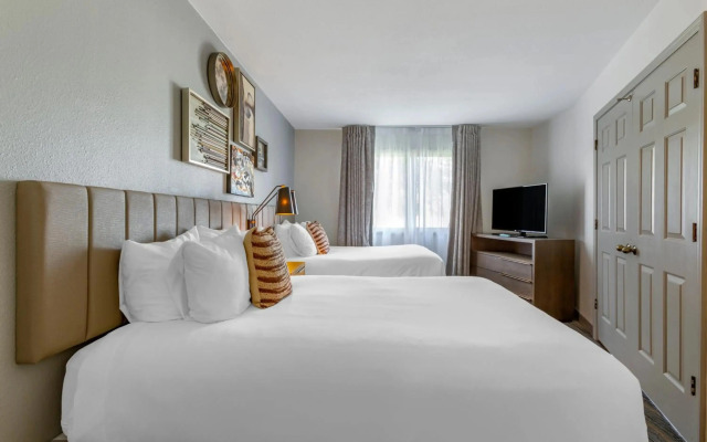 Windmill Suites Surprise - Phoenix, an Ascend Collection Hotel