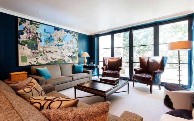 Veeve - Opulence and Elegance