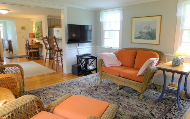 205 Rock Harbor - 2 Bedroom House