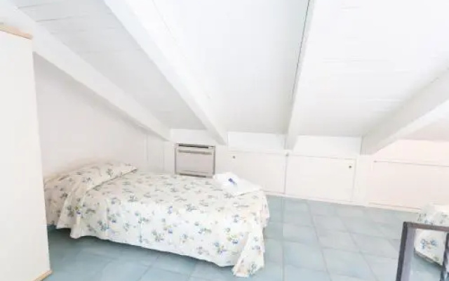 LUIMAR Holiday House