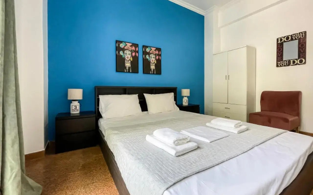SOHO Vibrant 55sqm apt in Athens