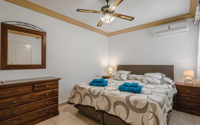 Terrazas del Duque II apartment