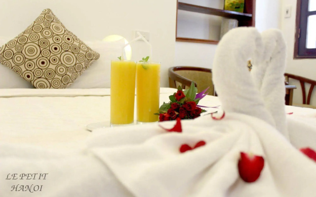 Le Petit Hanoi Hotel