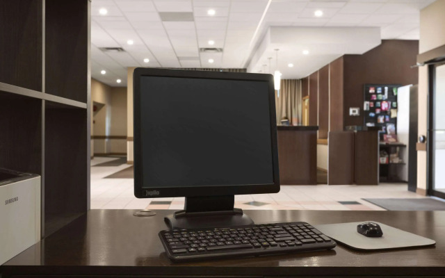 Travelodge by Wyndham Edmonton West