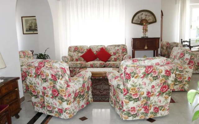 Hotel Dora