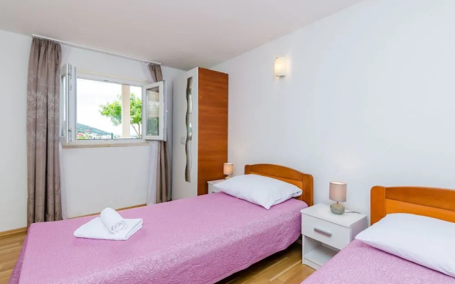Apartments & Room Lino
