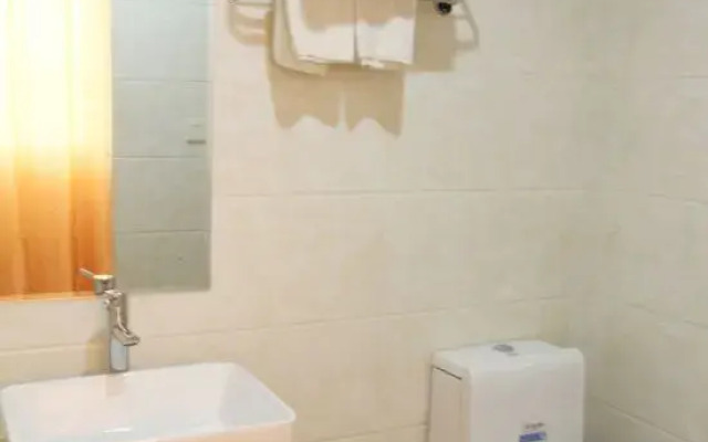 Youyou Business Hotel (Taishan Bus Terminal)