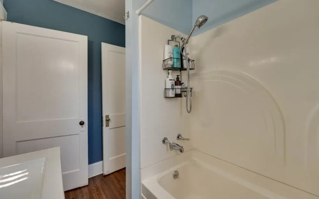 Dog-friendly Springfield Home < 1 Mi to Msu!