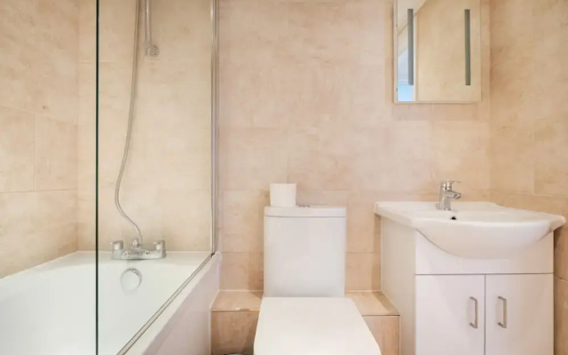 1BR with Balcony in the Heart of Holborn
