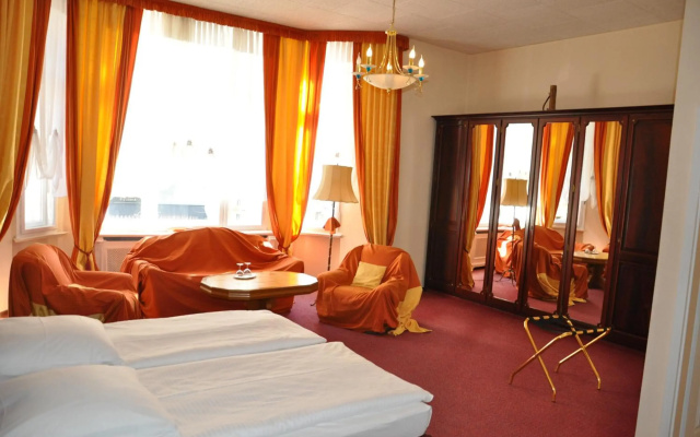 Hotel Pension Savoy