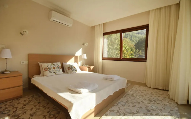 Villa Hakan 2 by Helaltatilvillari