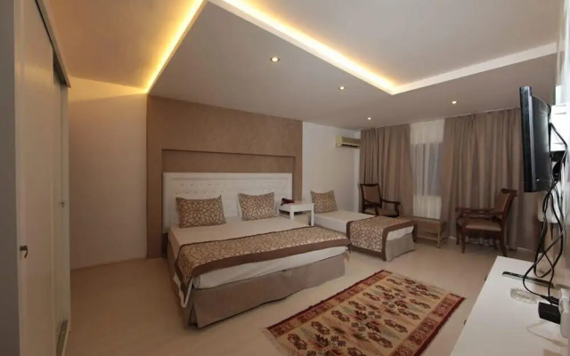 Grand Harsena Hotel