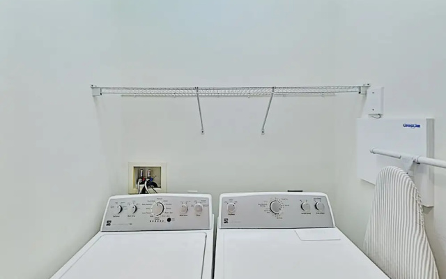 300cbw32 3 Bedroom Condo