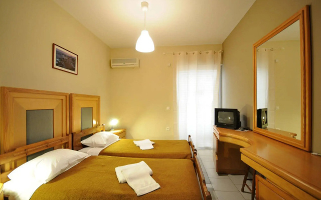 Manias Apartments