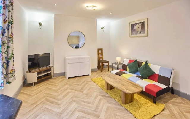 Host Stay Emporium Apartment A