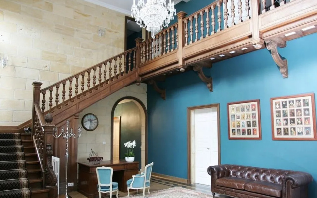 Chateau Mont d'Onel