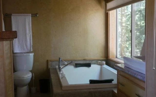 The Savary Island Resort