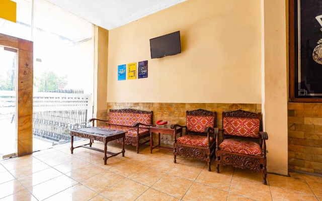 SPOT ON 2011 Hotel Mekar Sari