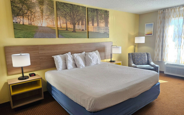 Days Inn by Wyndham Greensboro NC