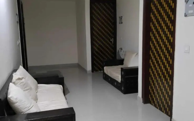 Oyo 92377 Rsk Crown Plaza