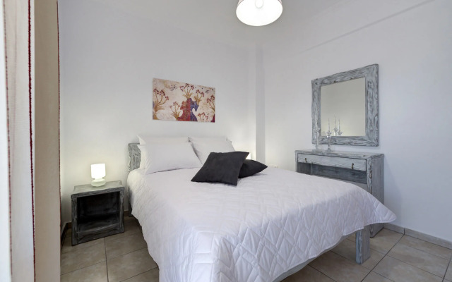 Akrotiri Apartments