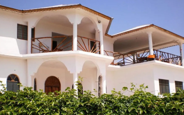 Mfumbwi Backpacker Lodge