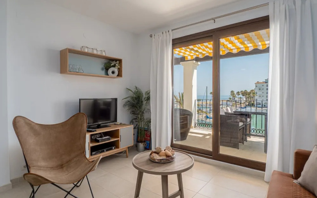 Beautiful Duquesa Harbour apt 2001