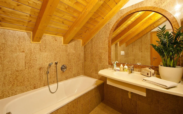 Hotel Tyrol