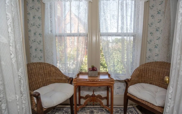 Clark Currier Inn