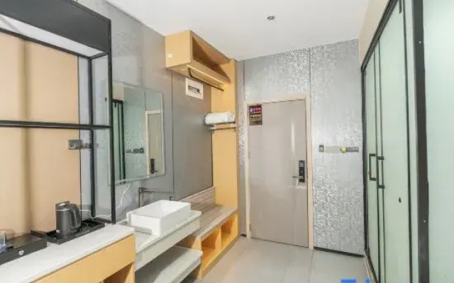 Hejia Smart Hotel (Ledong Commercial Pedestrian Street)