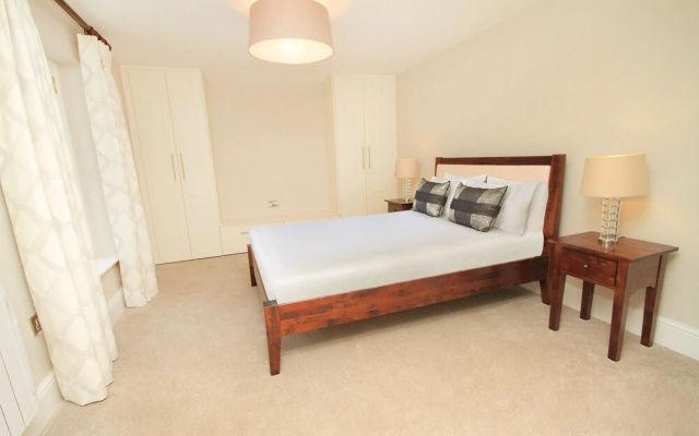 Camden Street Luxury Apartment