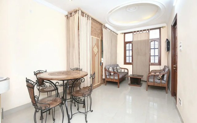 OYO 11905 Home Royal View Sec 6