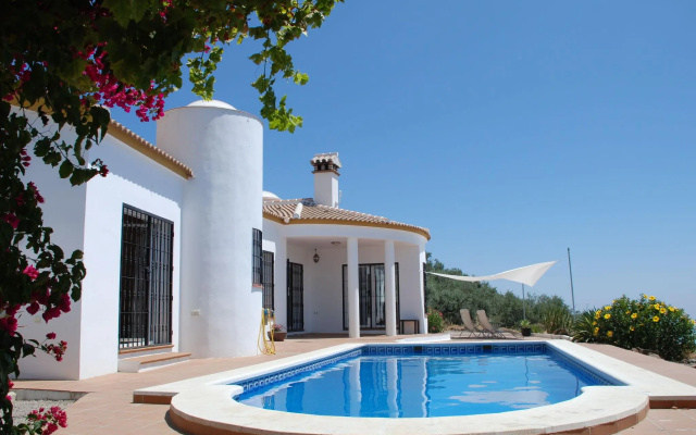 Comfortable Villa in Arenas with Private Pool