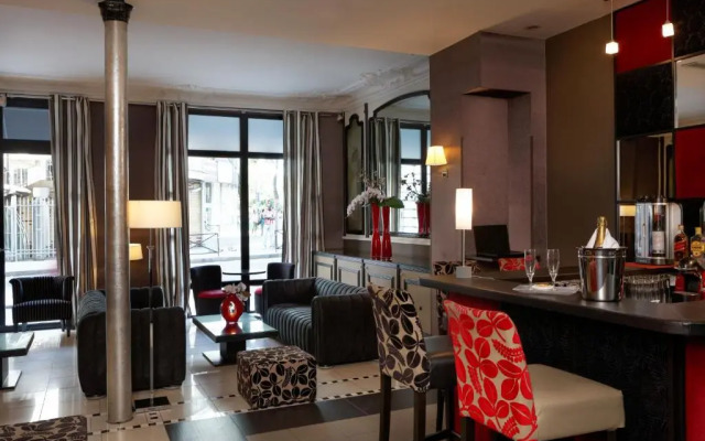 Hotel Eiffel Seine