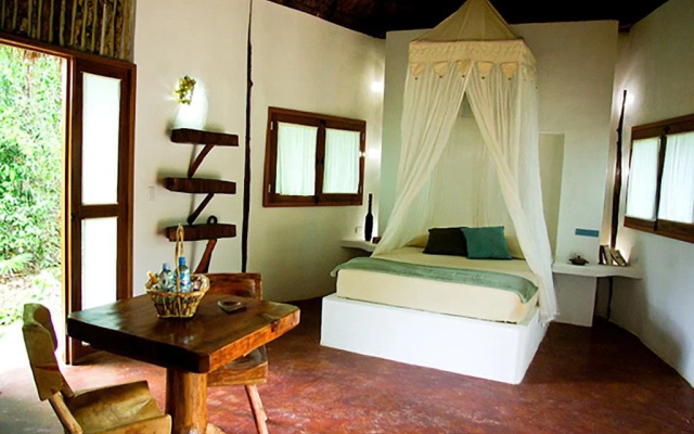 Jolie Jungle Eco Hotel