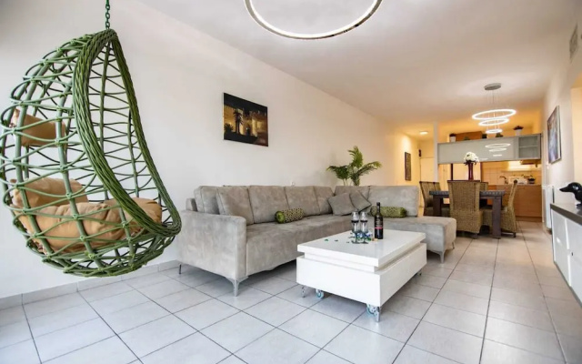 Art Apartment Near Mamila best Location 1