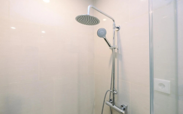 Modern Look And Comfy 2Br At Vasaka Solterra Apartment