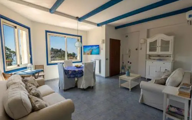 Taormina Isola Bella Apartment - Taormina Holidays