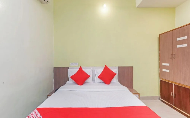 OYO 22817 Hotel Dream Line