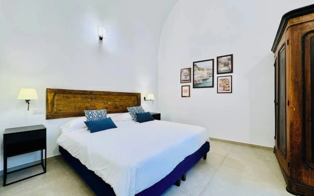 Palazzo Bougainvillea by Ritardo Aereo