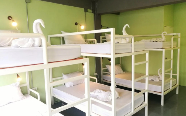 Samsen 8 Hostel