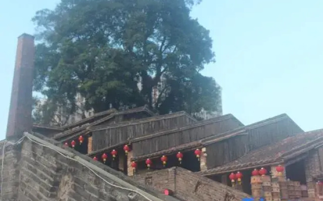 Jinkaige Apartment (Foshan Shiwan Subway Station Nanfeng Ancient Stove)