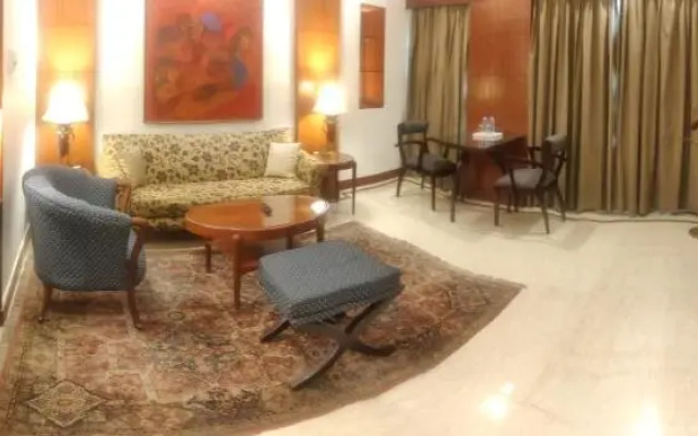 The Hans Hotel New Delhi