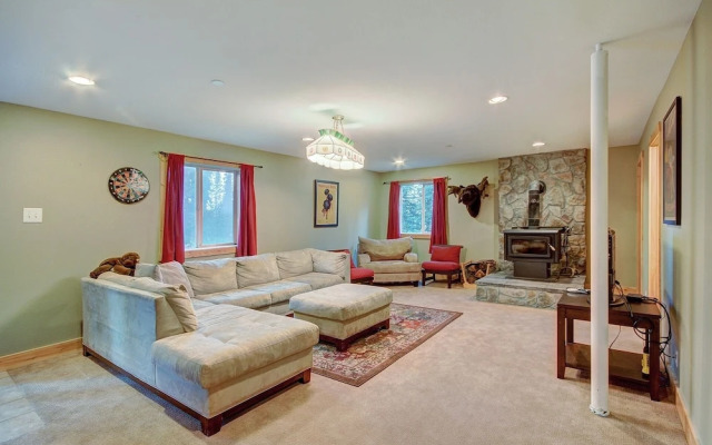 Quandary Summit Lodge 6 Bedroom Home