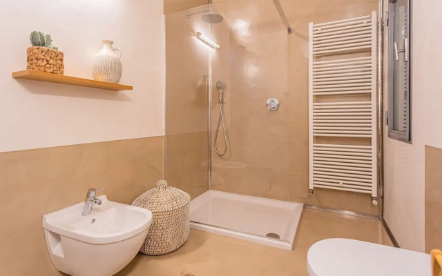 Rovelli 41 in Como With 2 Bedrooms and 3 Bathrooms