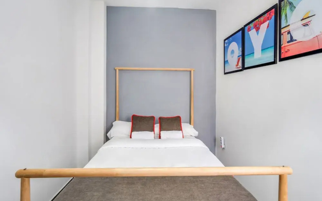 OYO Ruzafa Guesthouse